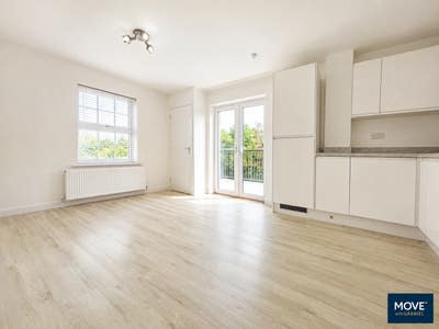 2 Bed, 2 Bath Flat – Ideal for Professional Sharer Main Photo