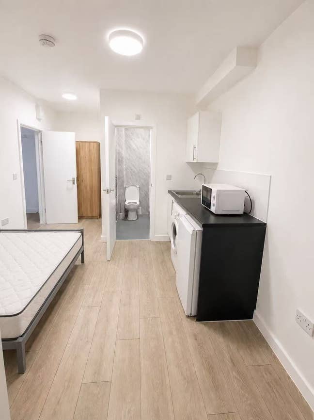 New Self-Contained Ensuite NW2 Main Photo