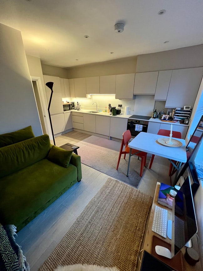 Double Room in Camberwell | Zone 2 | Bills Inc. Main Photo