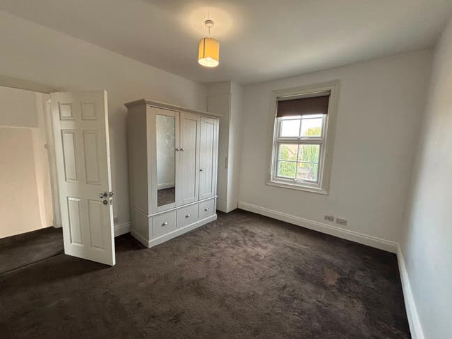 Quality Rooms to Rent – Goodmayes IG3 9QZ Main Photo