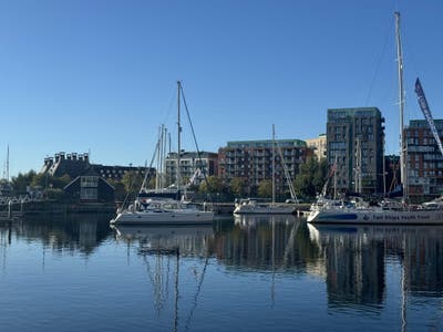 Ipswich  waterfront  apartment - Female Preferred Main Photo