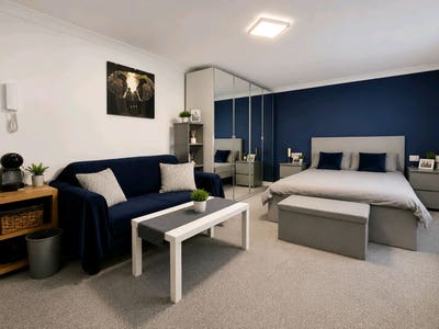 Extra Large Double Bedrooms with En-Suite All Bill Main Photo