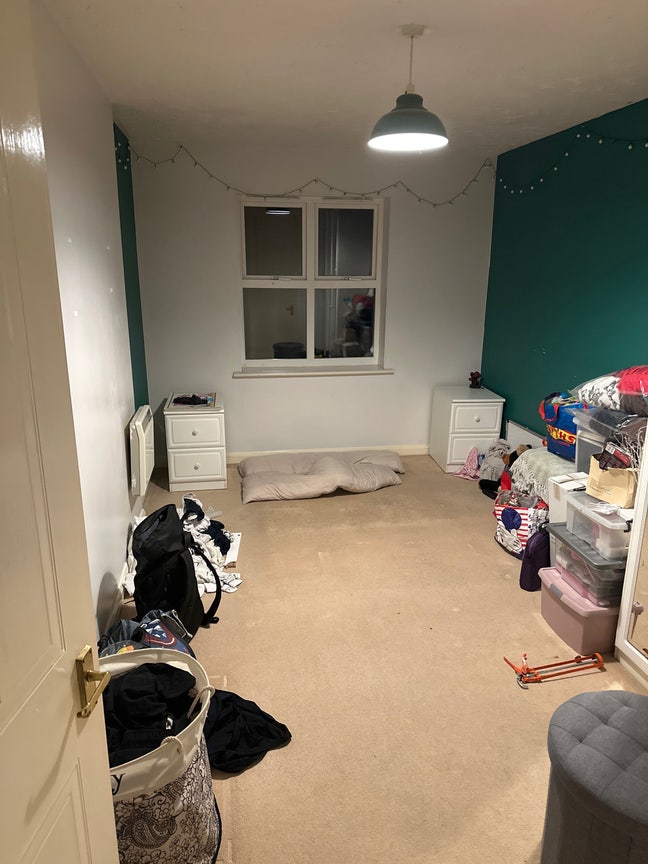 Double room, built in wardrobe. Avail asap Main Photo
