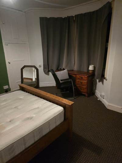 🏡Spacious & Comfortable Room Available In OX4✨ Main Photo