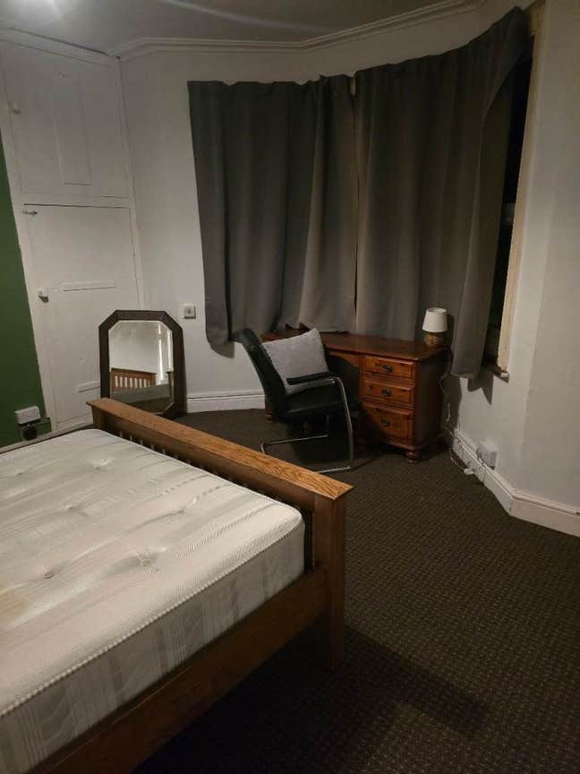 🏡Spacious & Comfortable Room Available In OX4✨ Main Photo
