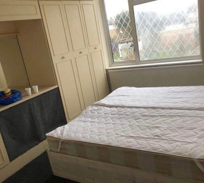 Sharing Room Available for Male Occupancy Only Main Photo