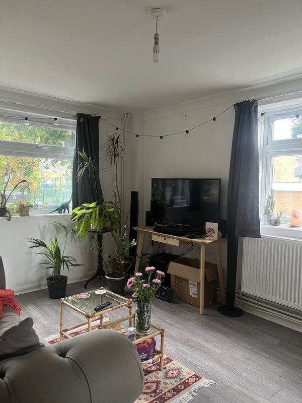 Room available in Wood green Main Photo