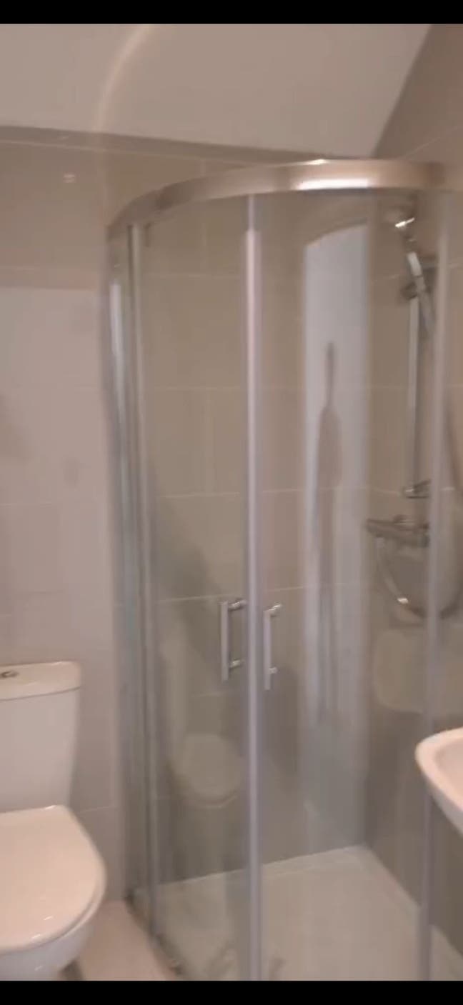 Lovely New En Suite 1 Bed room Share Main Photo