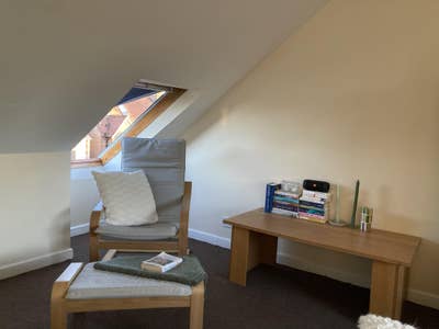 Spacious En-suite Double Room to Rent – Just off M Main Photo