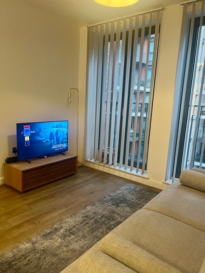 Modern Apartment in Nine Elms - Avail. 7th Sept Main Photo