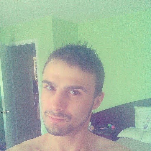 Professional Male seeks a single or double room Main Photo
