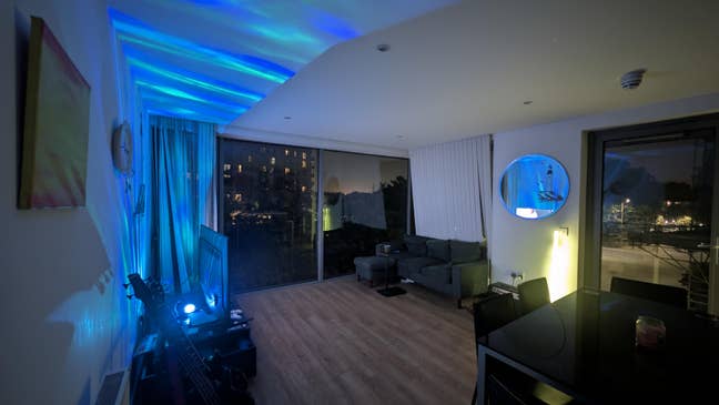 Large En-Suite Room in Award-Winning Hale Village! Main Photo