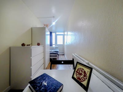 Single Room with Balcony | Homerton E9 | Opposite  Main Photo