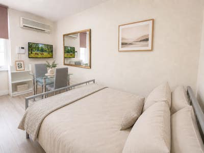Double Studio in South Kensington SW7 for Long Let Main Photo