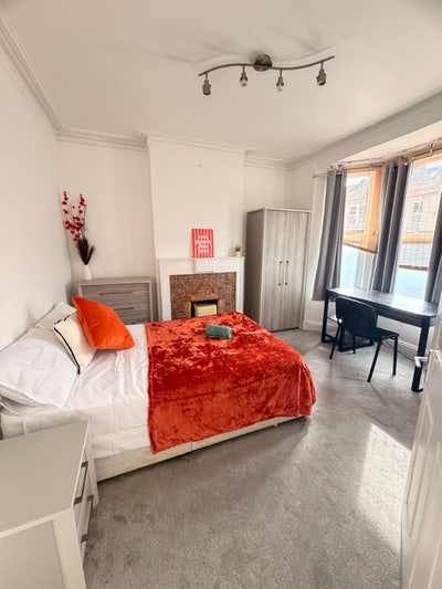 🌷 Lovely Room |All Female House Share Main Photo