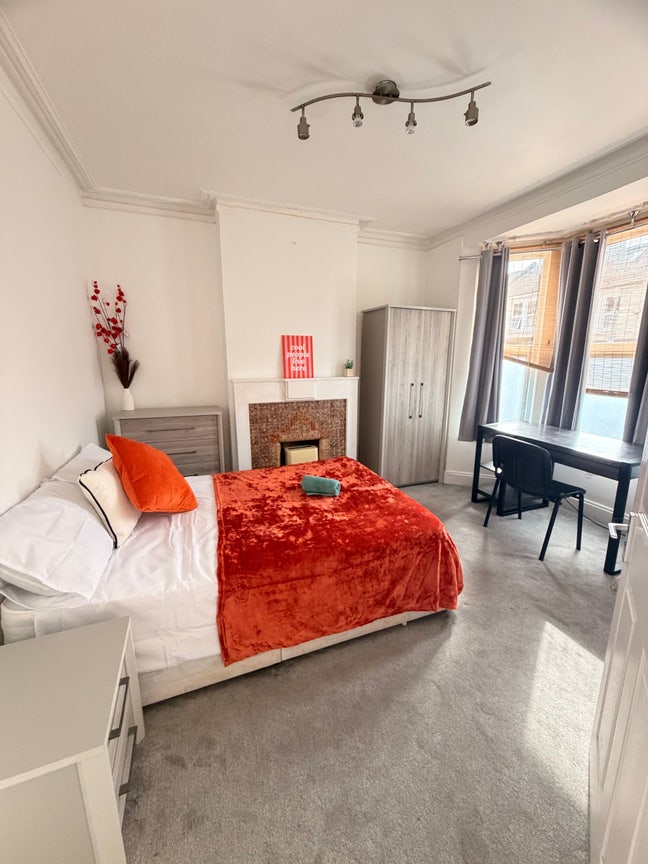 🌷 Lovely Room |All Female House Share Main Photo