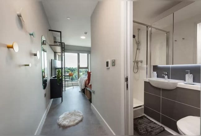 Urgent The vantage en-suite Take over Main Photo