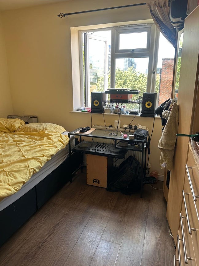 Double room in heart of shoreditch  Main Photo