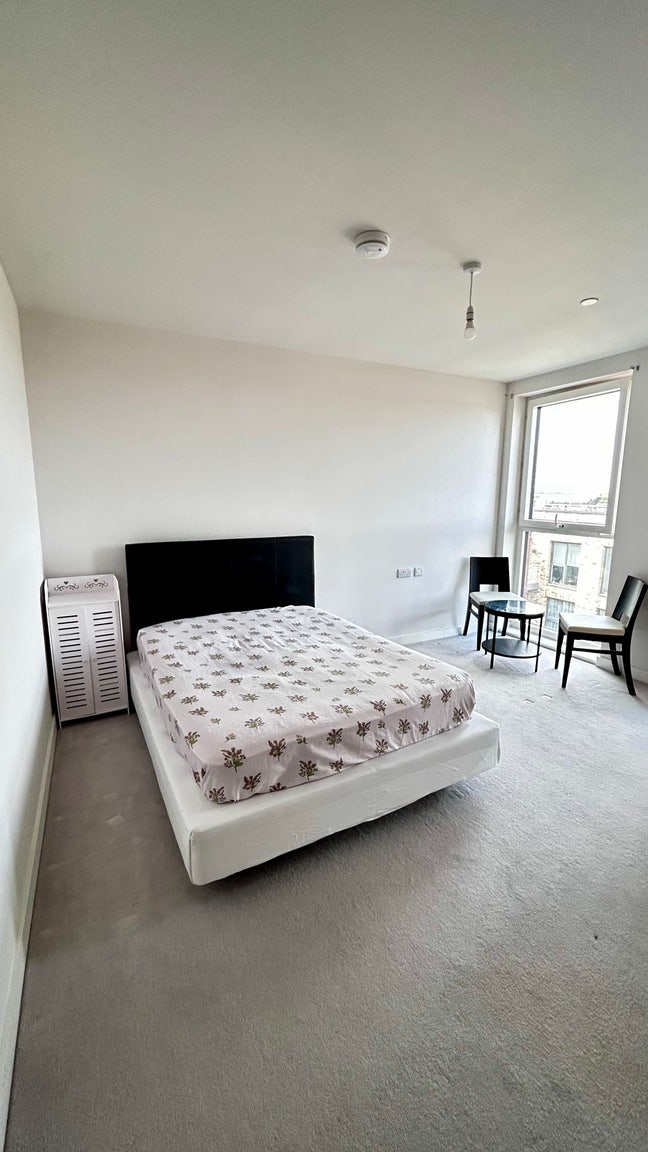 Big Furnished Double Room| 10mins Southall station Main Photo