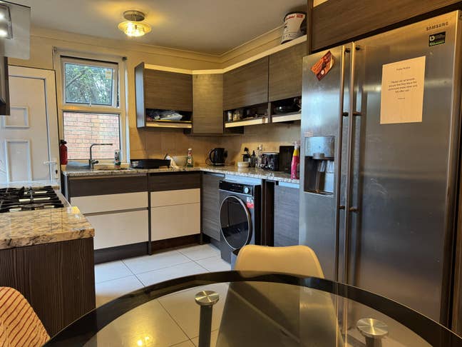 HMO Licenced House Individual rooms available Main Photo
