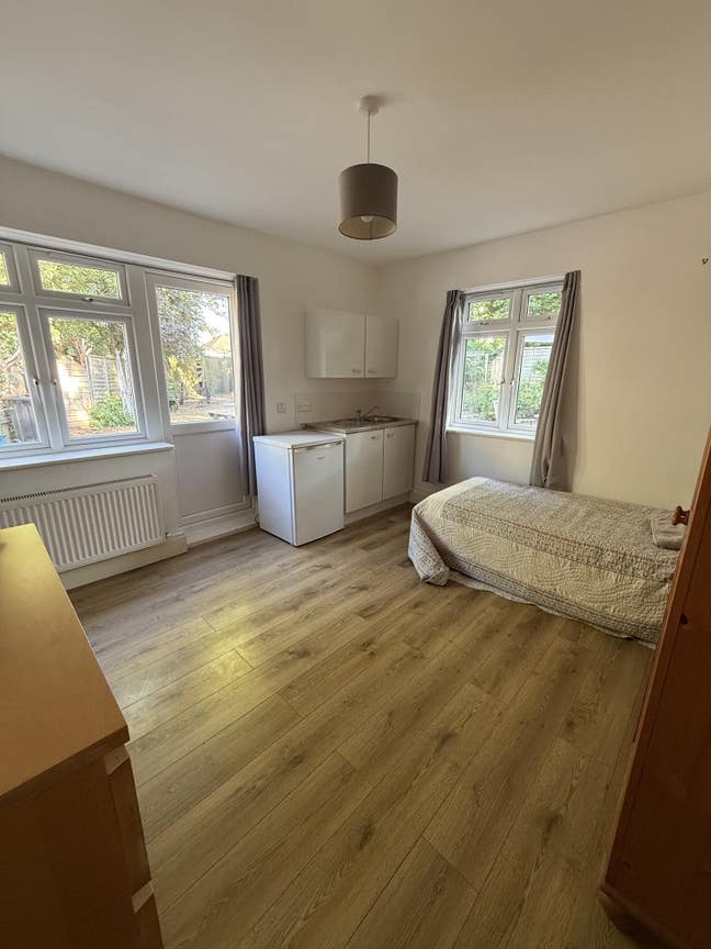En-suite, double room in peaceful location Main Photo
