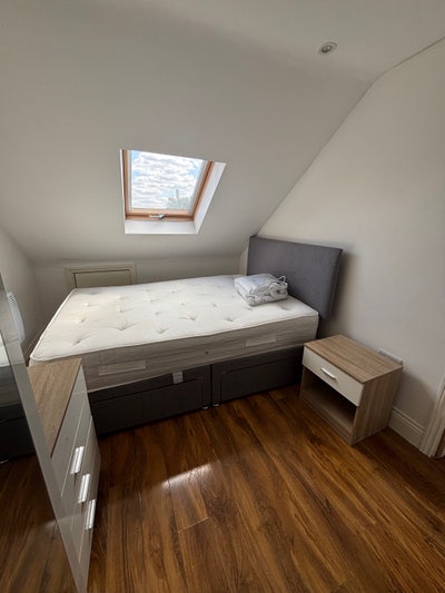 Double room to rent in Wood Green Main Photo