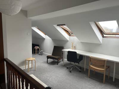 Huge Light Couples Room in Bethnal Group Main Photo