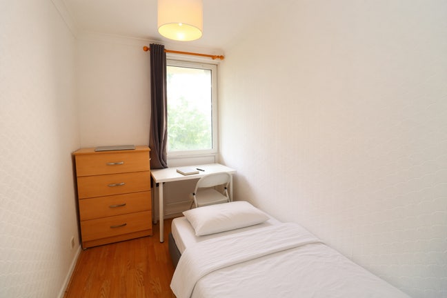 ⚡Cheapest Single Room Next to Queen Mary!⚡ Main Photo