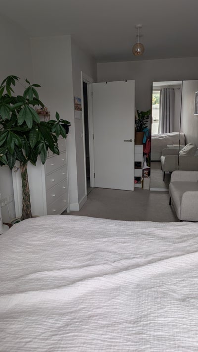 Lovely double room with private bathroom Main Photo