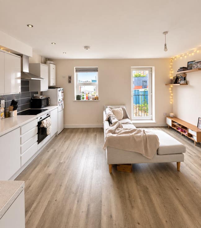 Lovely Double Room in Southville - Friendly Flat  Main Photo