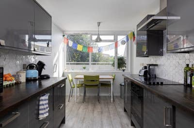 Large Flat in Brixton with Balcony Main Photo