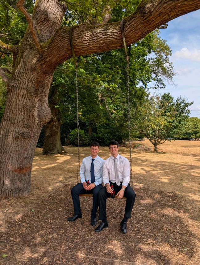 Professional Male seeks a double room Main Photo