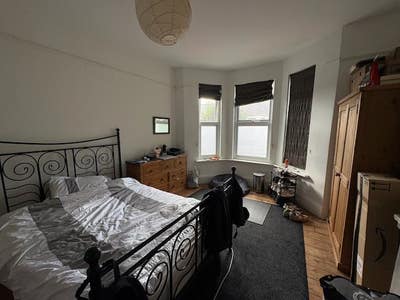 Gorgeous Double Light Airy Room in  5 BedHouse Main Photo