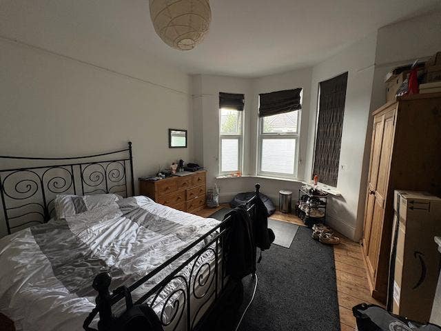 Gorgeous Double Light Airy Room in  5 BedHouse Main Photo