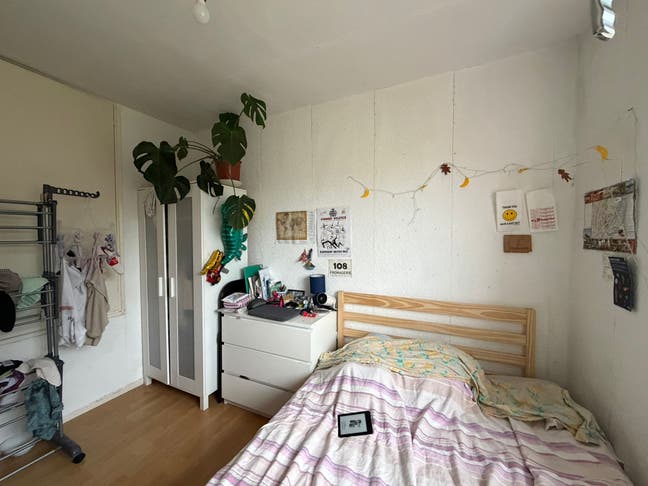 Double sunny bedroom in very central location Main Photo