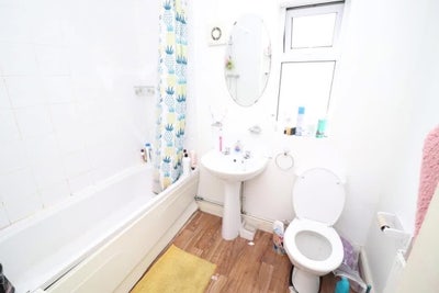 6 bedroom house  Main Photo