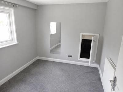 3rd Floor Rooms In Family Home Main Photo