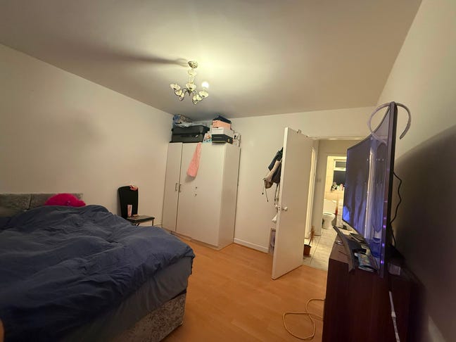 2 bedroom House close to the Town centre Main Photo