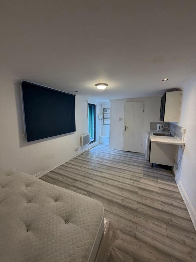  Spacious studio flat for rent in NW2  Main Photo