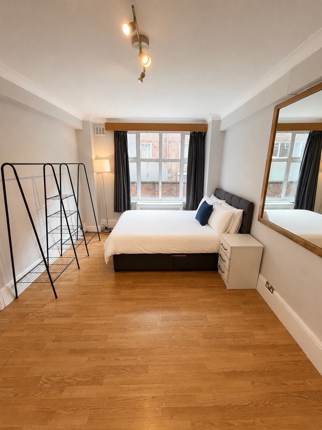 🏞HUGE ROOM- Hyde Park | Living Room+24/7 Concierge Main Photo