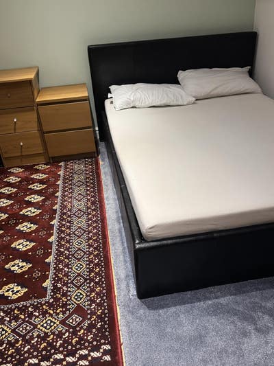 Room for Rent- Close to Warner Bros Studios Main Photo