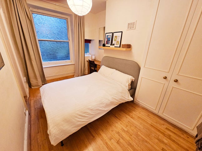 Room in St Johns Wood Main Photo
