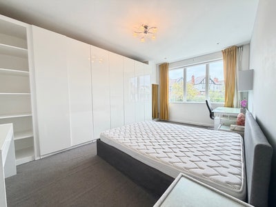 Lovely En-Suite Room & Living Room- Muswell Hill Main Photo