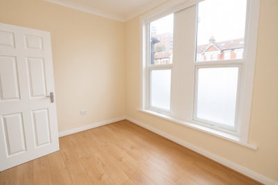 🔑 Studio – 1 Min walk to Goodmayes Station🔑  Main Photo