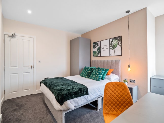 ✨The 'It's Bigger On The Inside' Property ✨ Main Photo