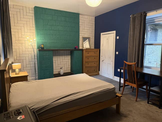 Large double room with ensuite Main Photo