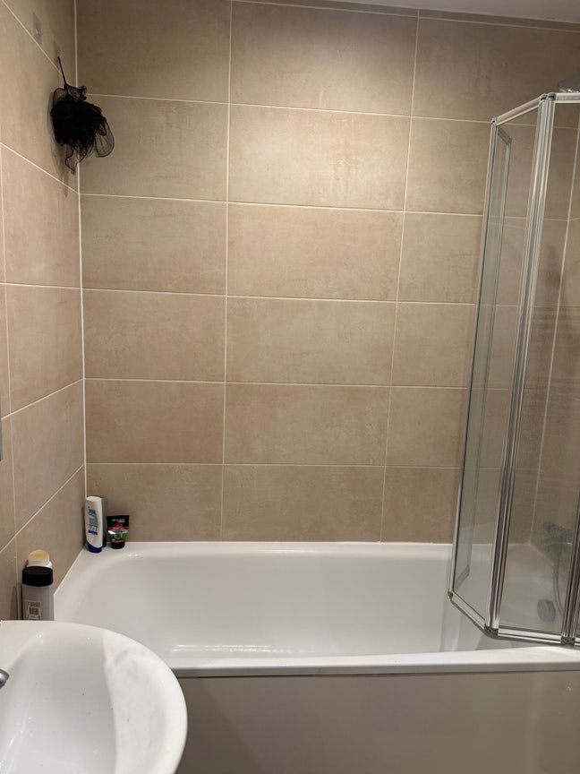 Large 1 bedroom 2 floor flat  Main Photo