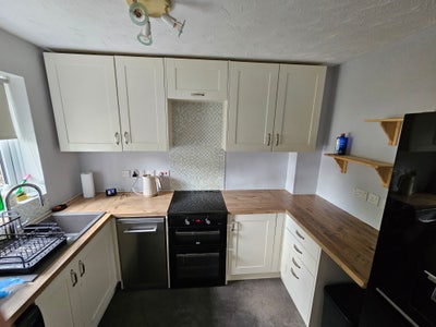 3-bedroom house – room(s) to rent Main Photo