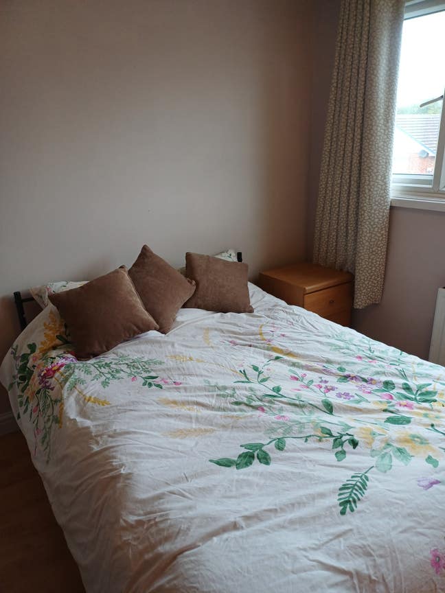 Hallgreen Large Double Room  Main Photo