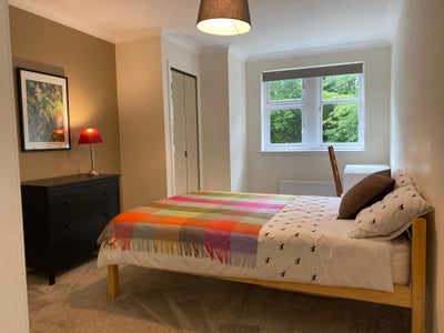 Spacious Double Room with Ensuite - Students Only Main Photo
